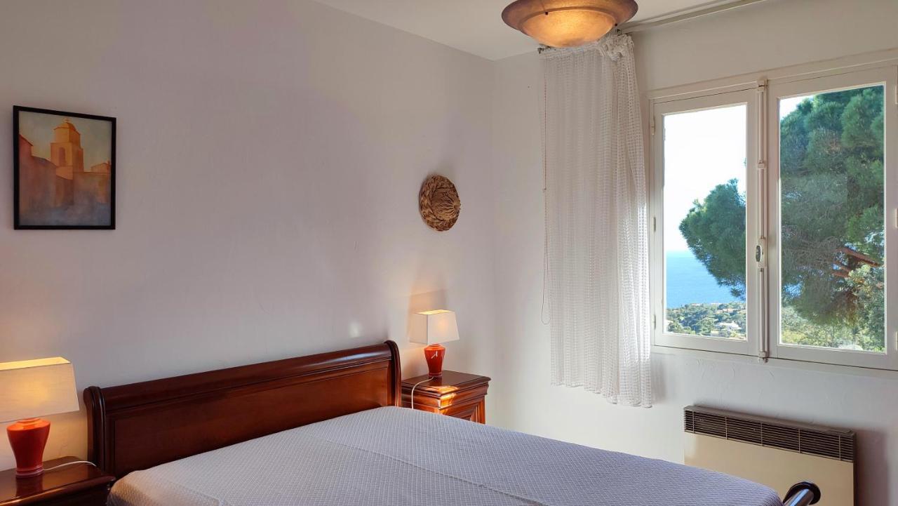 Villa Les Trois Chênes, piscine privée&vue mer Les Issambres Exterior foto