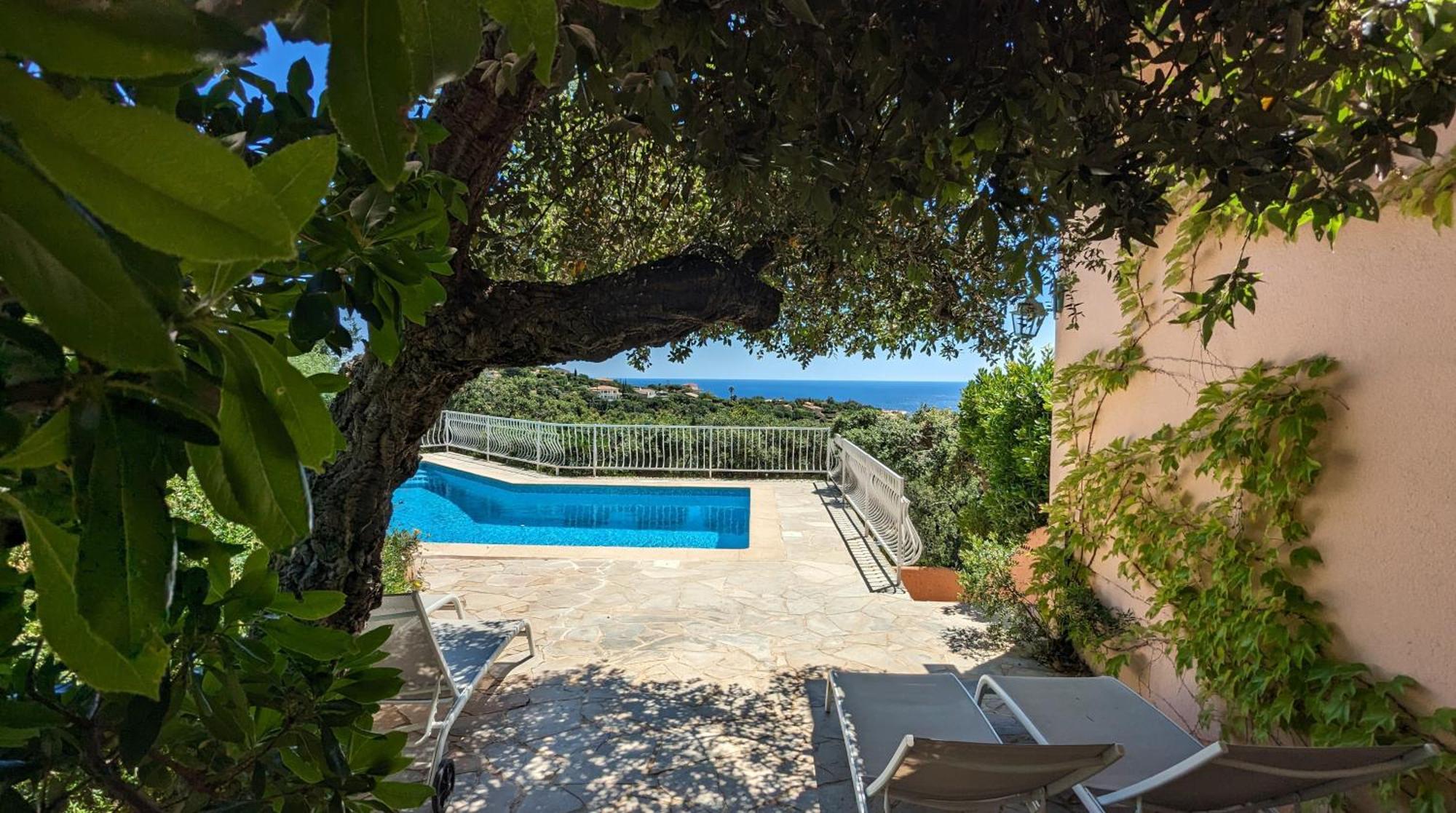 Villa Les Trois Chênes, piscine privée&vue mer Les Issambres Exterior foto
